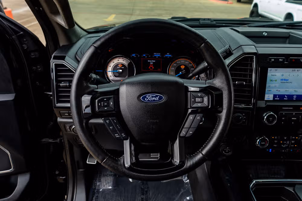 2021 Ford F-250 Super Duty Lariat Harley-Davidson Crew Cab Image 18