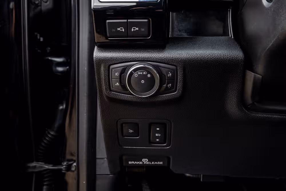2021 Ford F-250 Super Duty Lariat Harley-Davidson Crew Cab Image 21