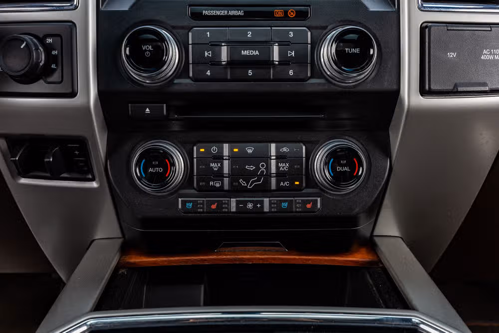 2017 Ford F-250 Super Duty King Ranch Crew Cab Image 26