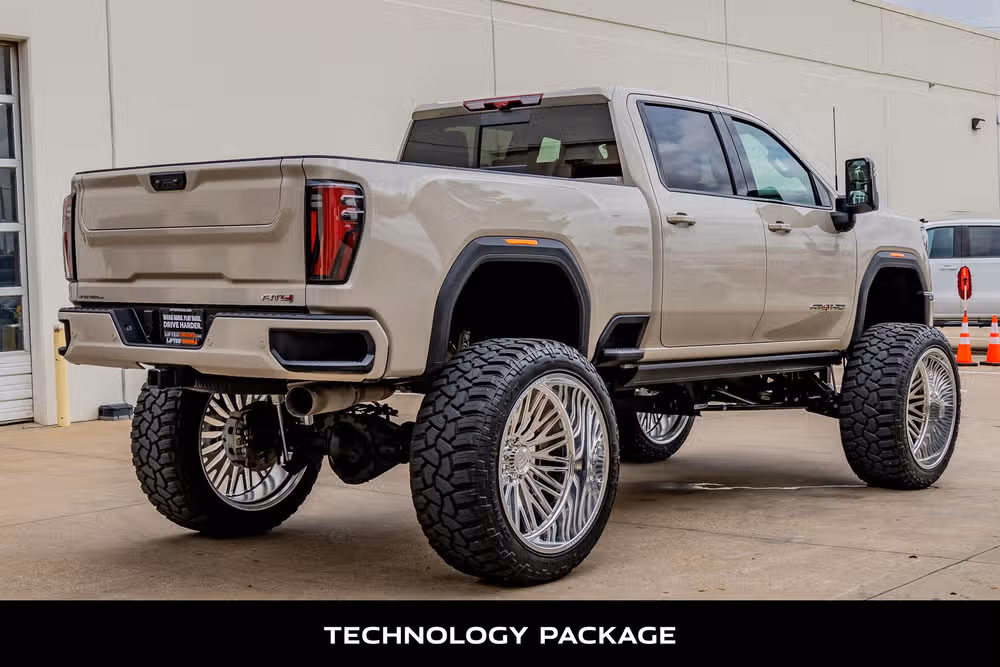 2026 GMC Sierra 2500HD AT4 Crew Cab Image 9