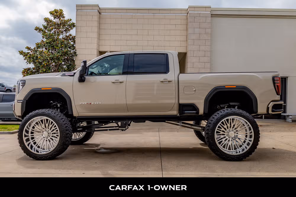 2026 GMC Sierra 2500HD AT4 Crew Cab Image 5