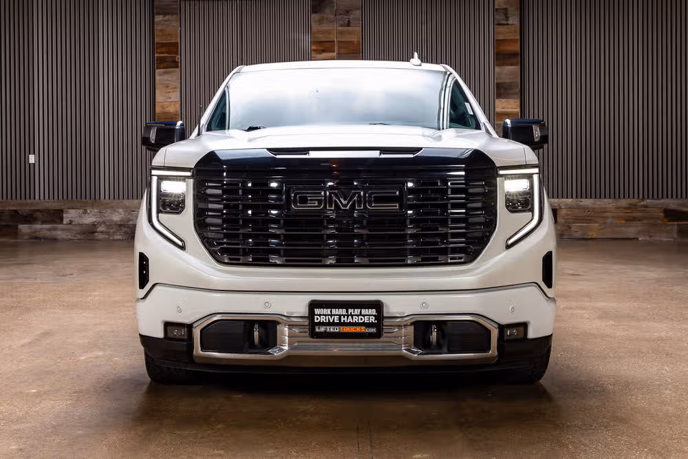 2024 GMC Sierra 1500 Denali Ultimate Crew Cab Image 2
