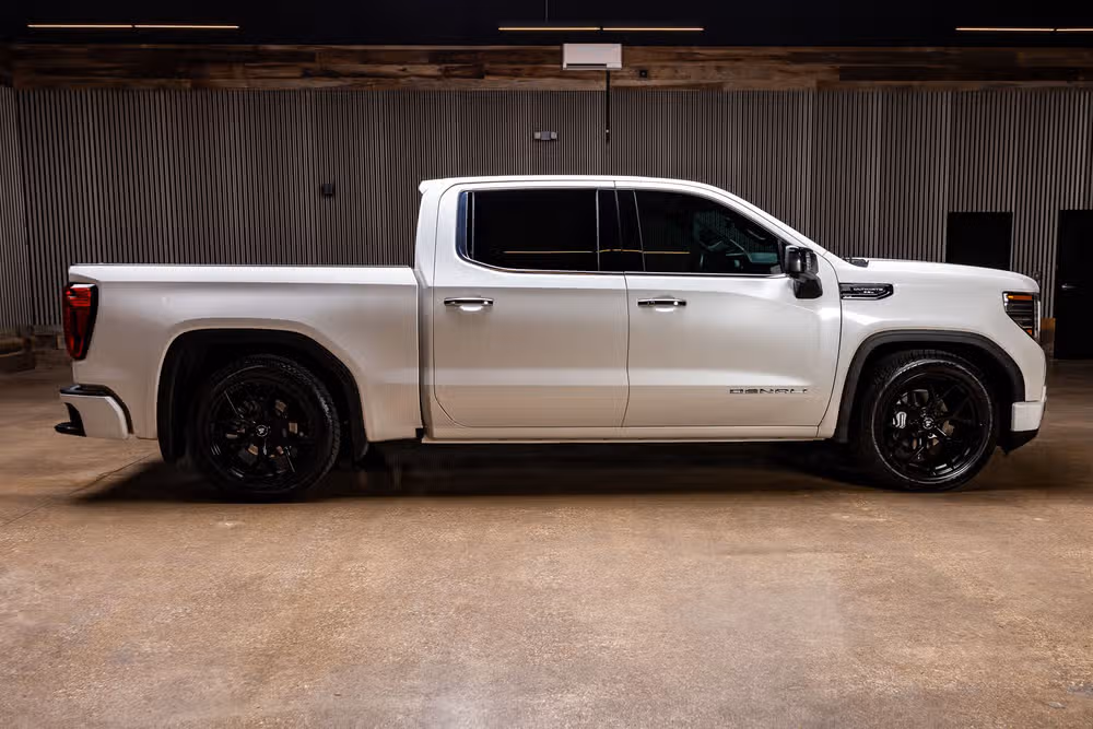 2024 GMC Sierra 1500 Denali Ultimate Crew Cab Image 10