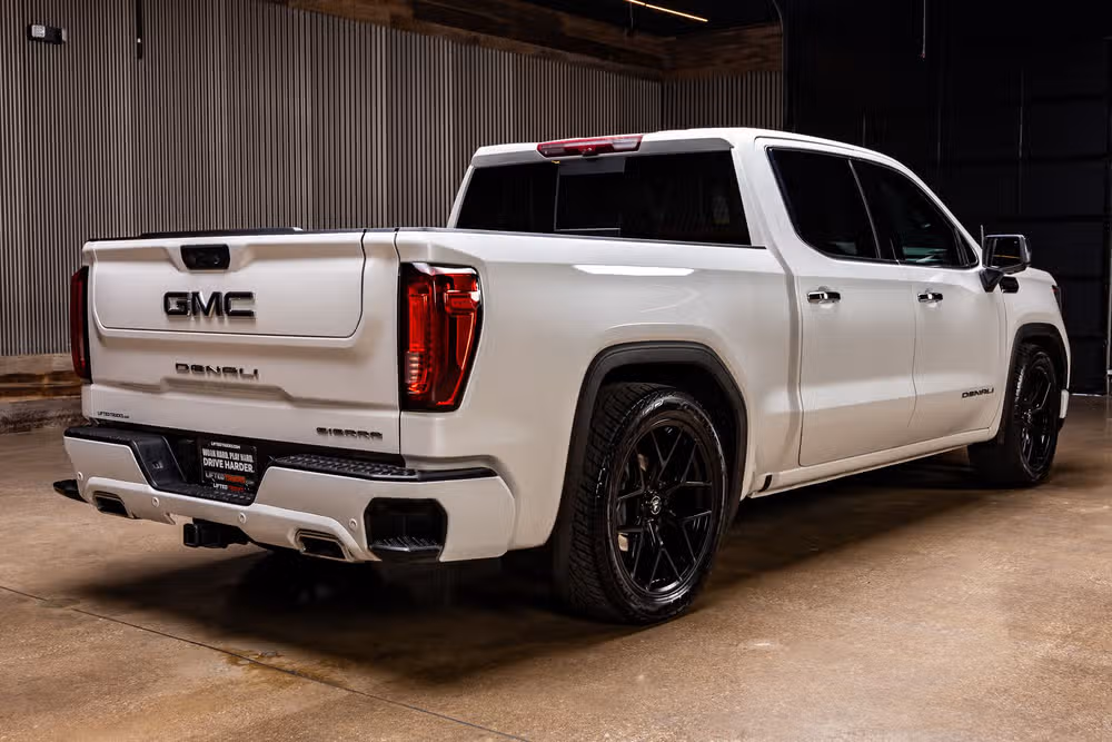 2024 GMC Sierra 1500 Denali Ultimate Crew Cab Image 9