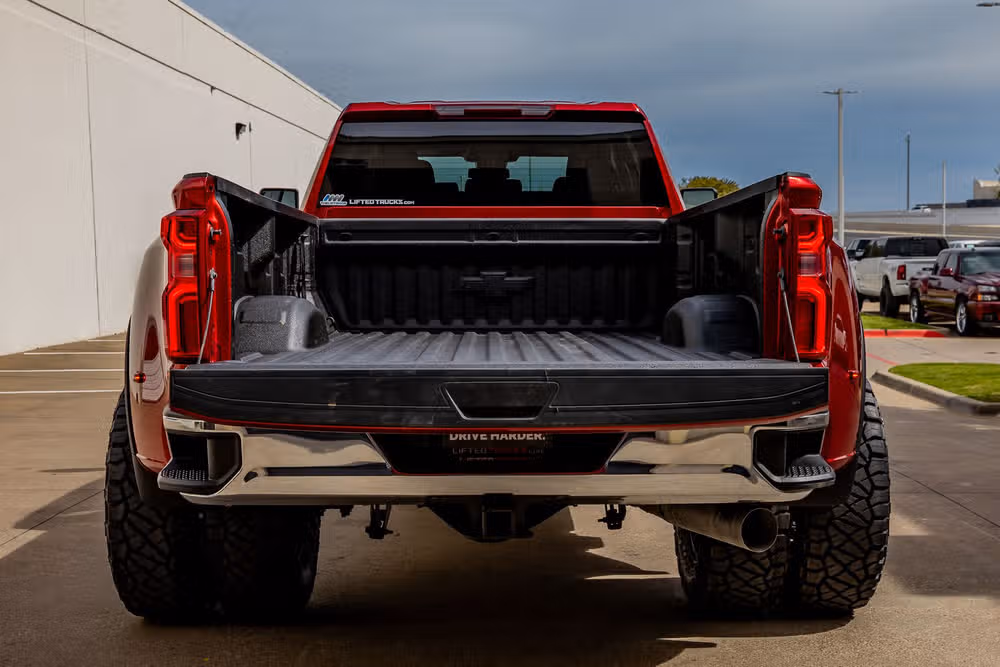 2026 Chevrolet Silverado 3500HD LTZ Crew Cab Image 9