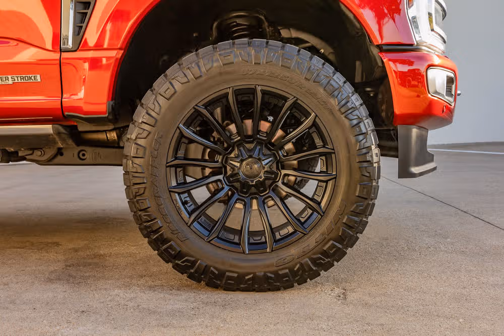 2024 Ford F-350 Super Duty Platinum Crew Cab Image 12