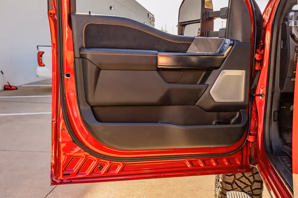 2024 Ford F-350 Super Duty Platinum Crew Cab Image 34