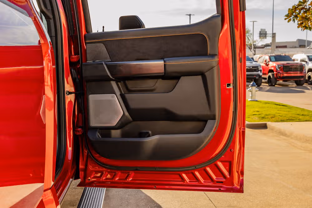 2024 Ford F-350 Super Duty Platinum Crew Cab Image 37