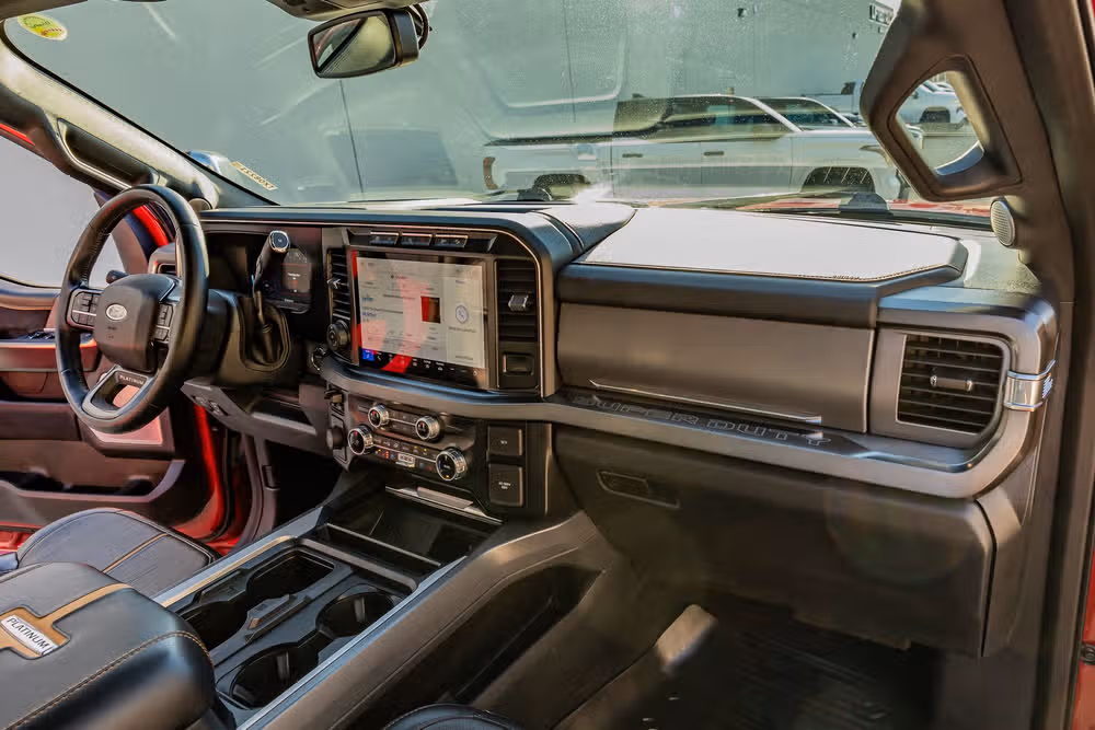 2024 Ford F-350 Super Duty Platinum Crew Cab Image 18