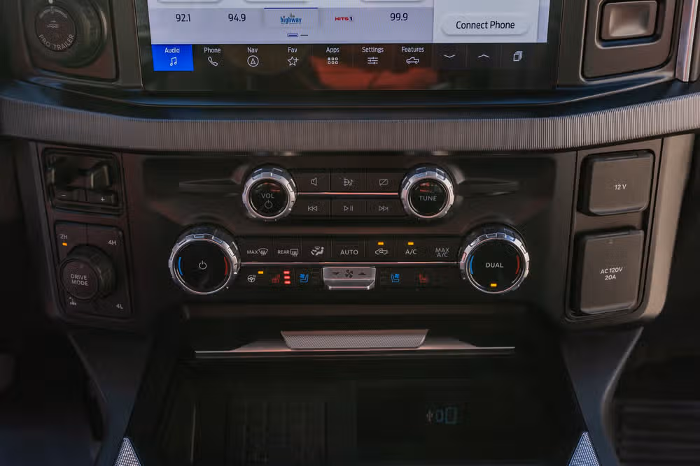 2024 Ford F-350 Super Duty Platinum Crew Cab Image 25