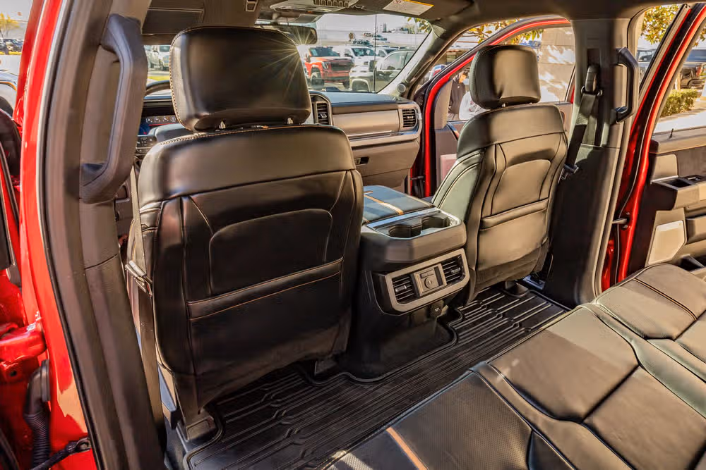 2024 Ford F-350 Super Duty Platinum Crew Cab Image 32