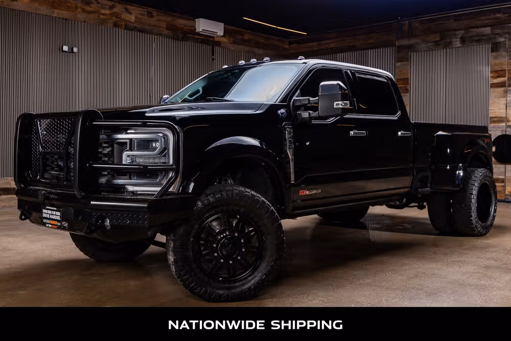 2024 Ford F-450 Super Duty Limited Crew Cab Image 4