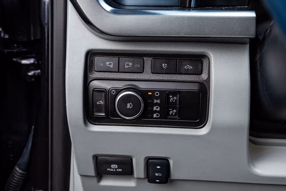 2024 Ford F-450 Super Duty Limited Crew Cab Image 21