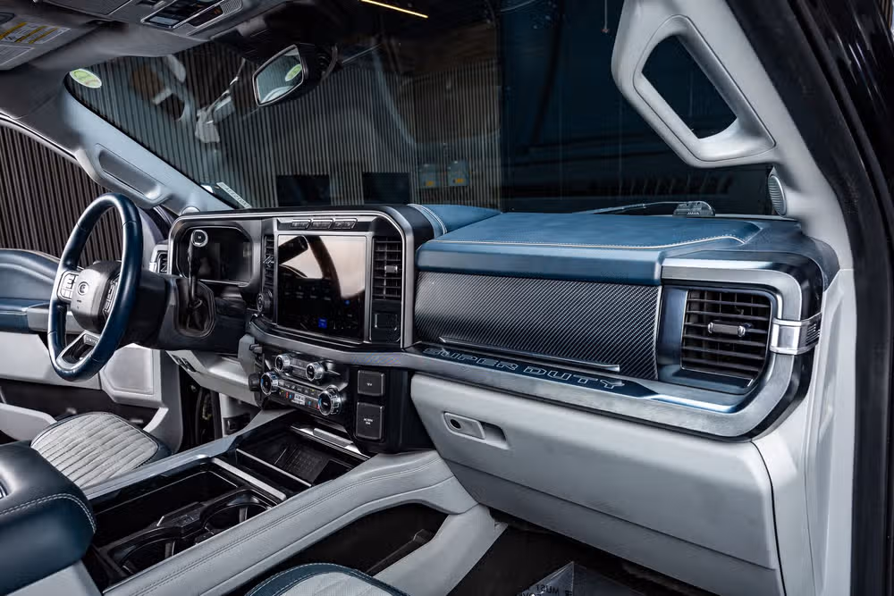 2024 Ford F-450 Super Duty Limited Crew Cab Image 17