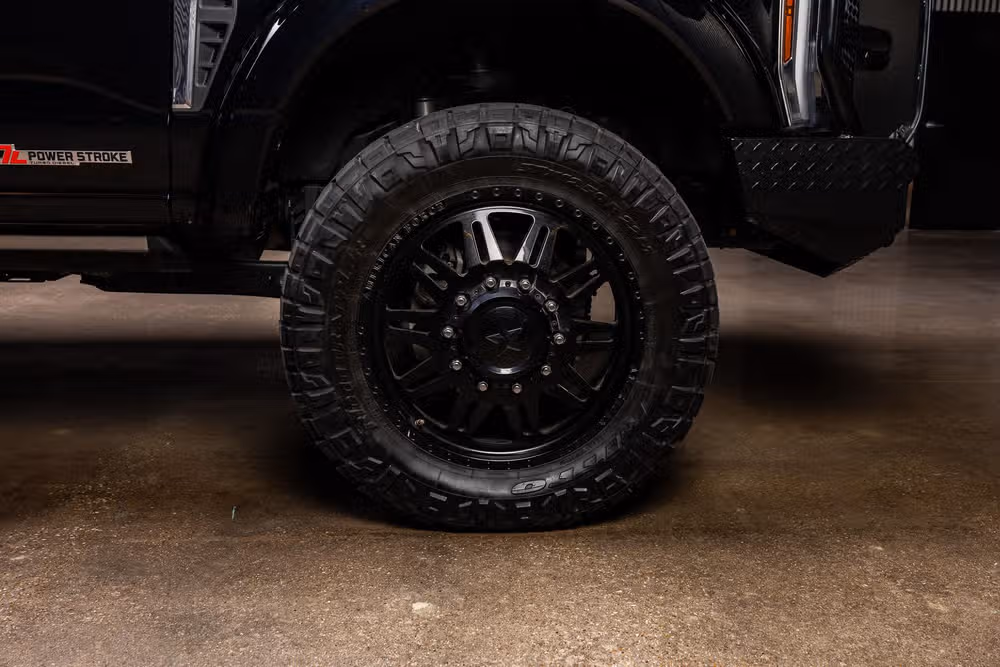 2024 Ford F-450 Super Duty Limited Crew Cab Image 11