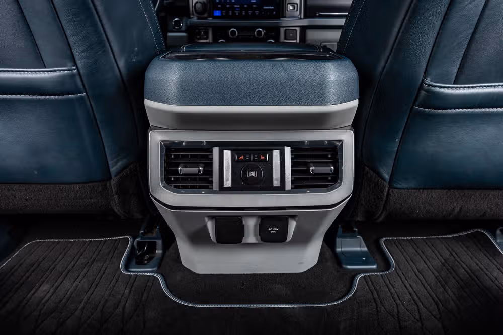 2024 Ford F-450 Super Duty Limited Crew Cab Image 33