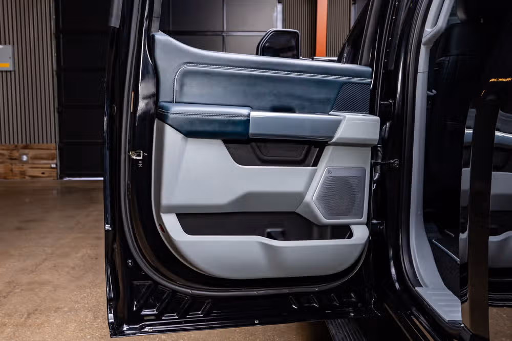 2024 Ford F-450 Super Duty Limited Crew Cab Image 38