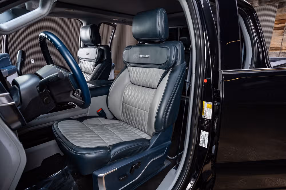 2024 Ford F-450 Super Duty Limited Crew Cab Image 30