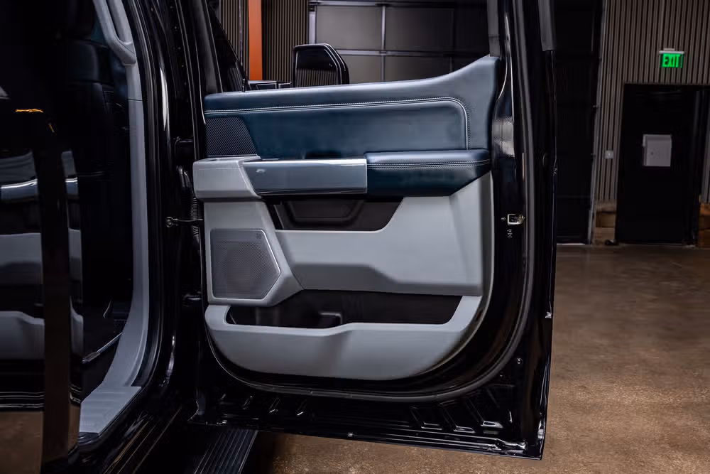 2024 Ford F-450 Super Duty Limited Crew Cab Image 39