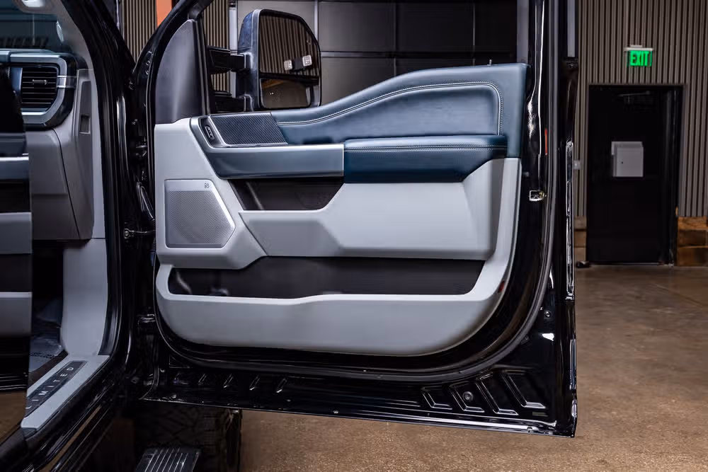 2024 Ford F-450 Super Duty Limited Crew Cab Image 37