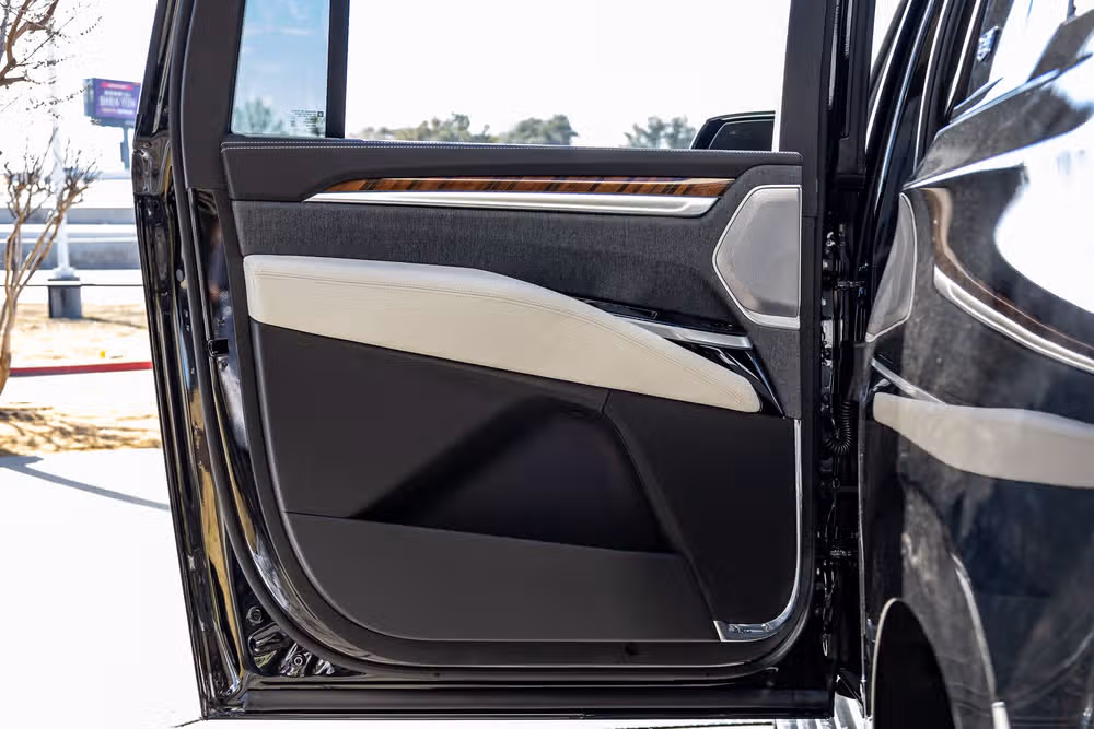 2026 Cadillac Escalade ESV Platinum Sport Image 38