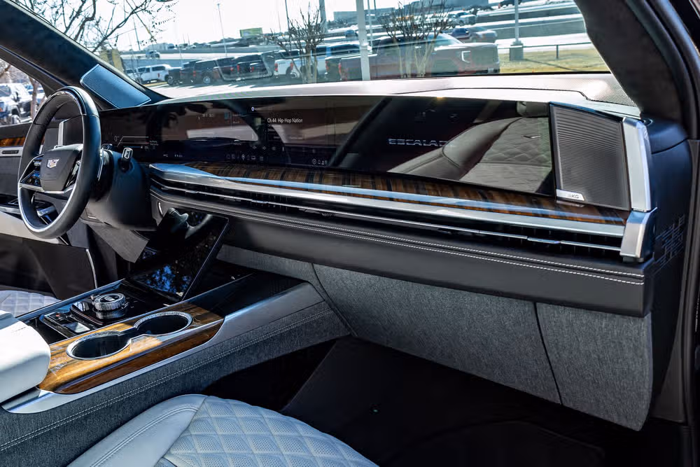 2026 Cadillac Escalade ESV Platinum Sport Image 16
