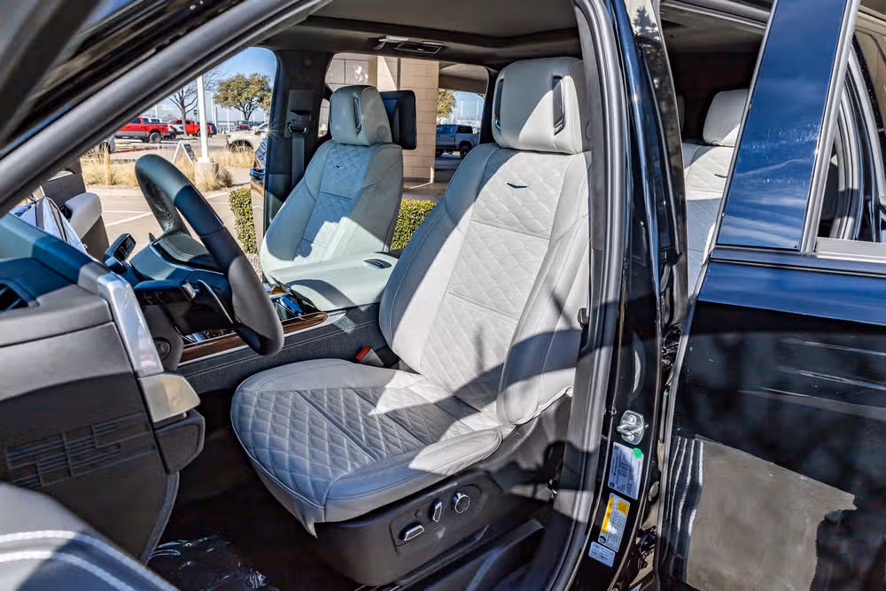 2026 Cadillac Escalade ESV Platinum Sport Image 27