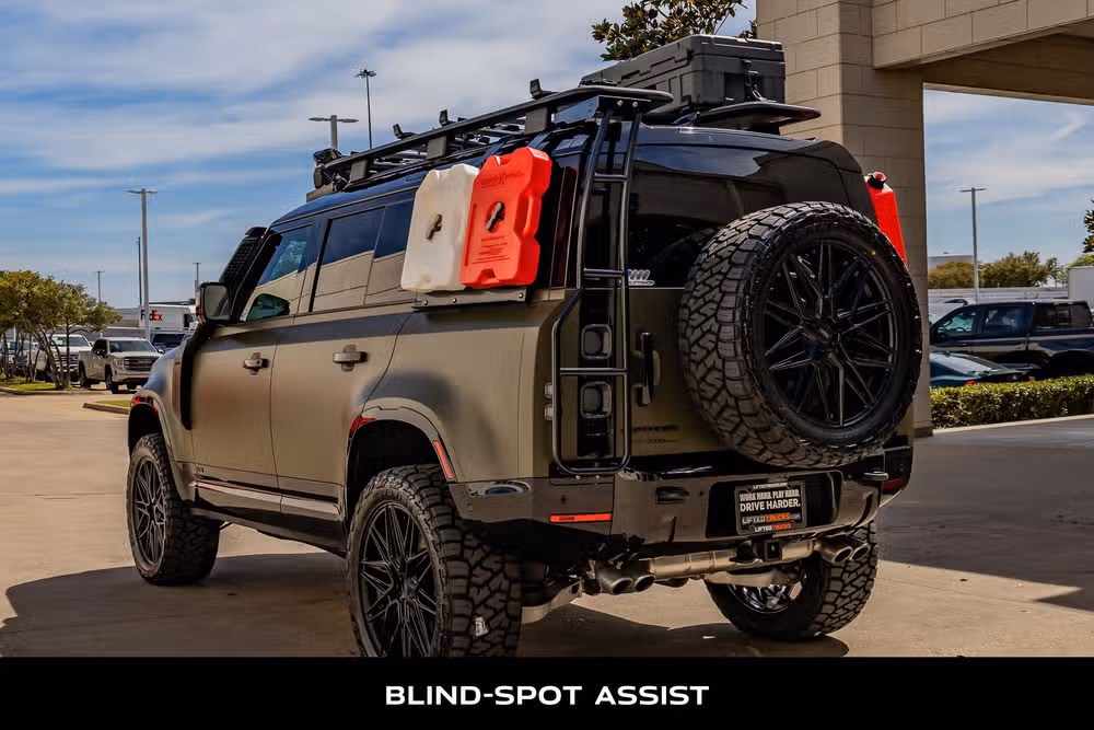 2023 Land Rover Defender 110 V8 Image 7