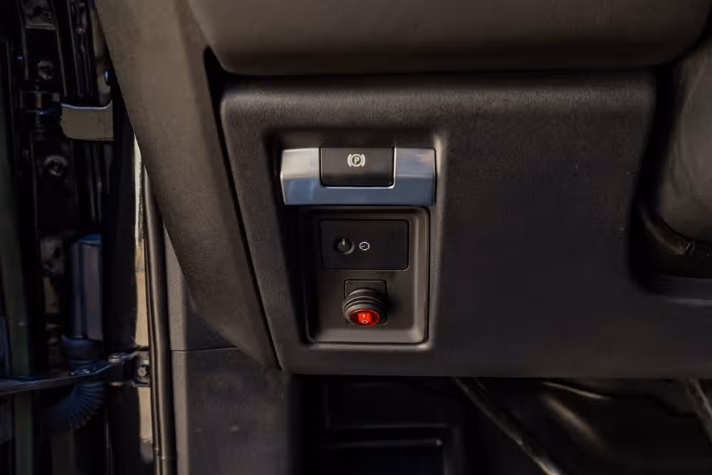 2023 Land Rover Defender 110 V8 Image 21