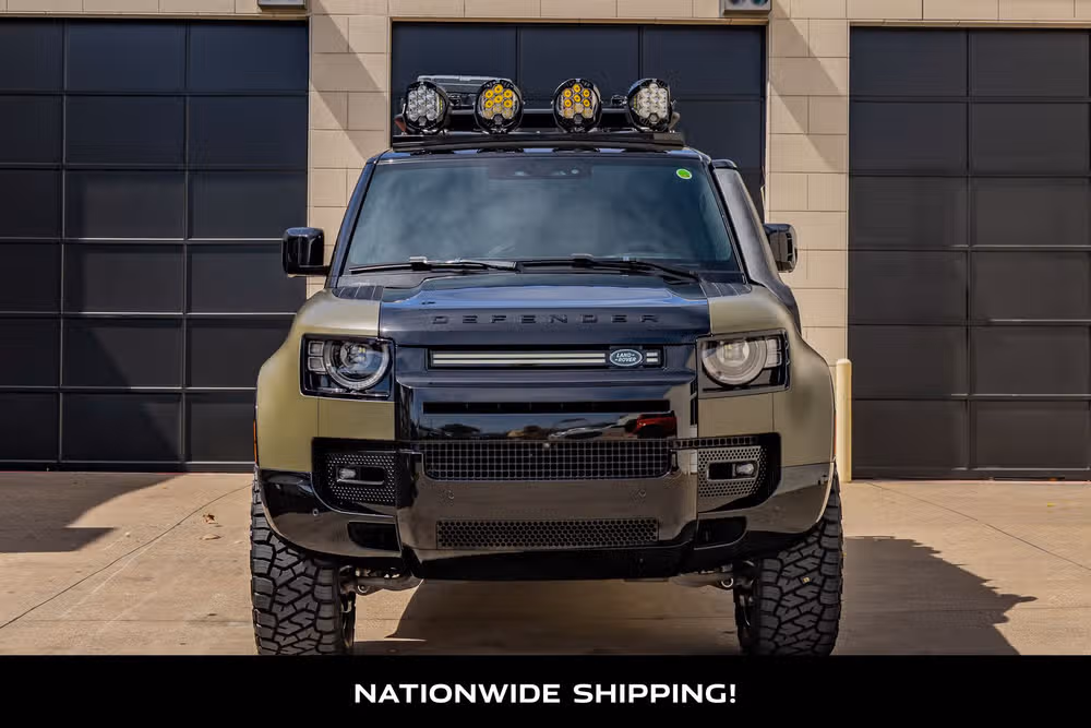 2023 Land Rover Defender 110 V8 Image 4