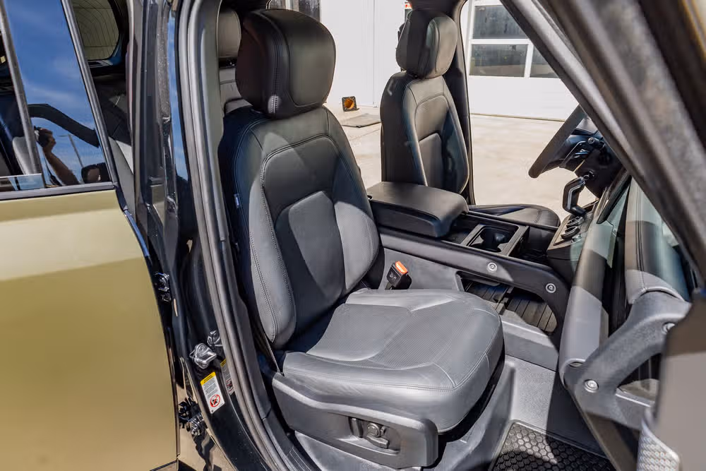 2023 Land Rover Defender 110 V8 Image 29