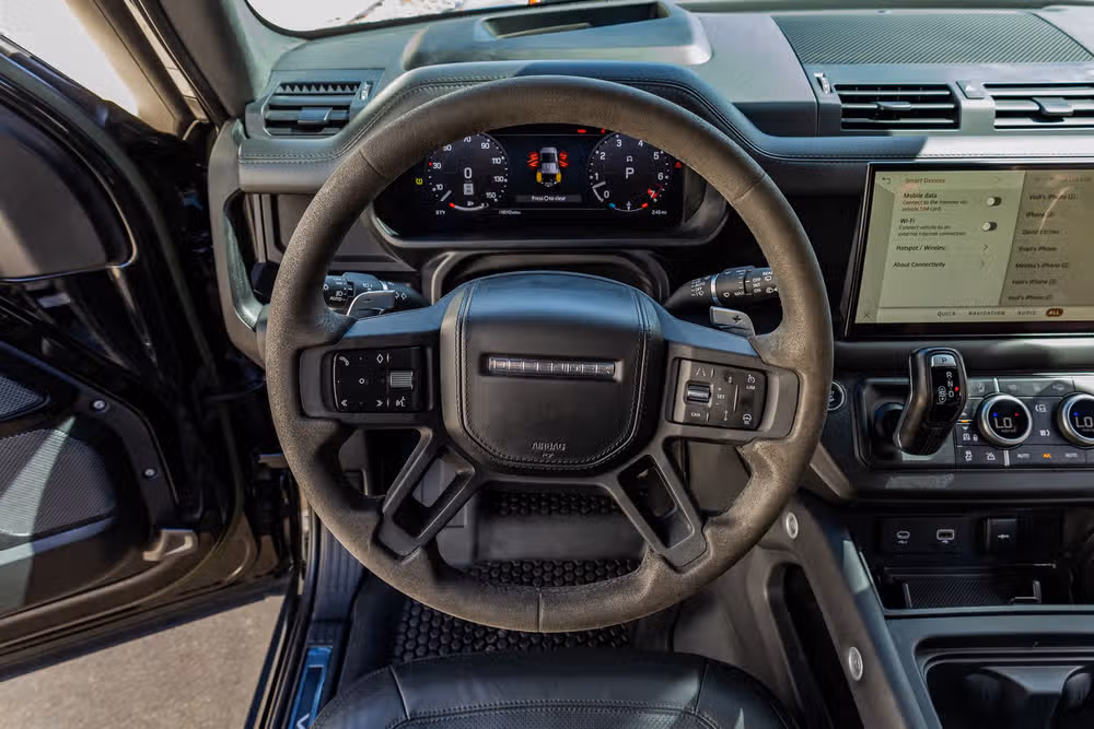 2023 Land Rover Defender 110 V8 Image 18
