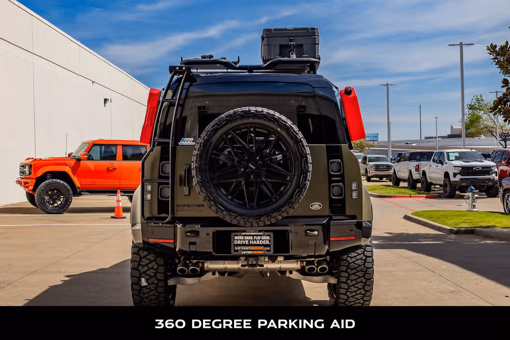 2023 Land Rover Defender 110 V8 Image 8