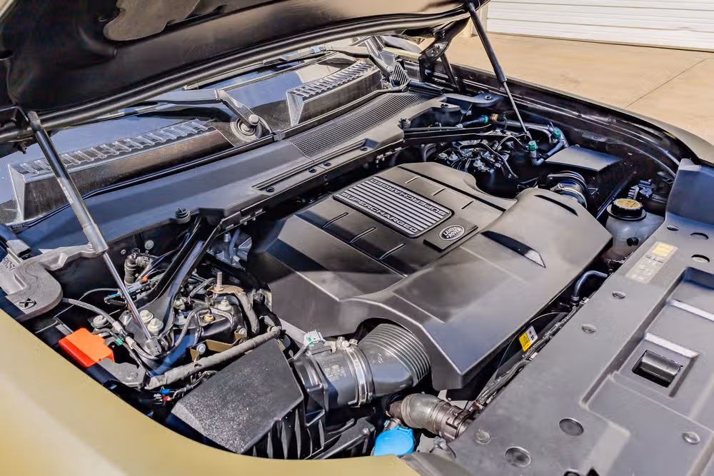 2023 Land Rover Defender 110 V8 Image 38