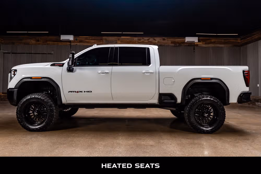 2025 GMC Sierra 2500HD AT4X Crew Cab Image 6