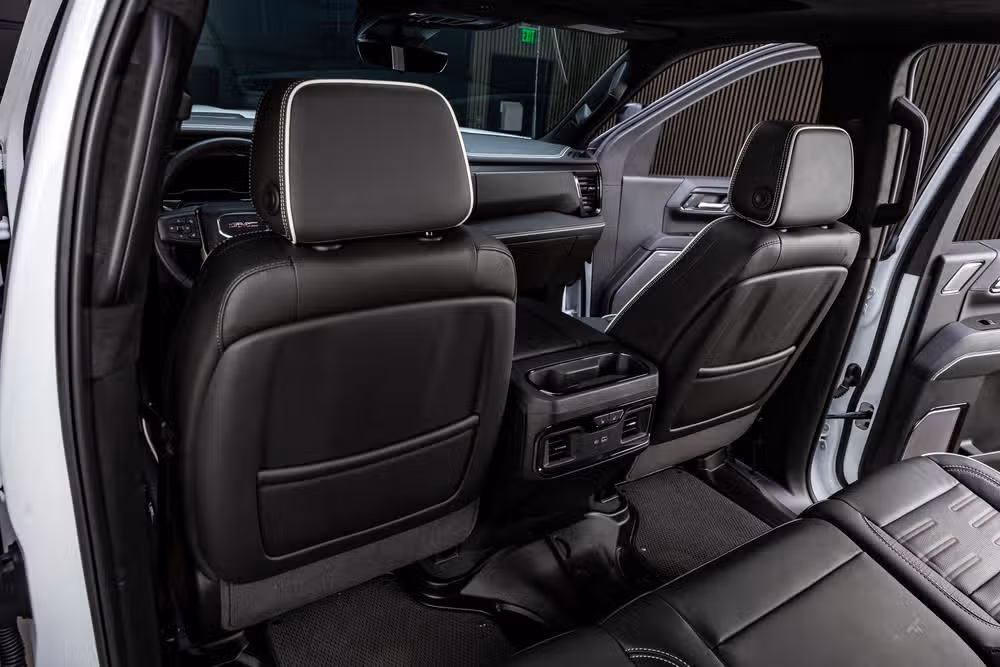 2025 GMC Sierra 2500HD AT4X Crew Cab Image 32