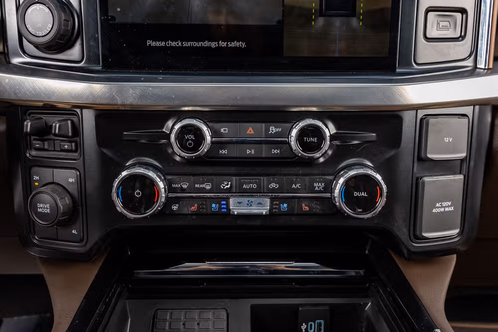 2026 Ford F-250 Super Duty King Ranch Crew Cab Image 25