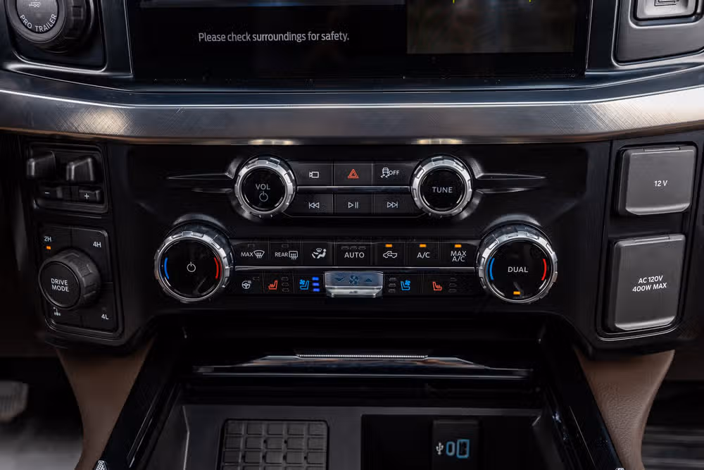 2026 Ford F-350 Super Duty King Ranch Crew Cab Image 26