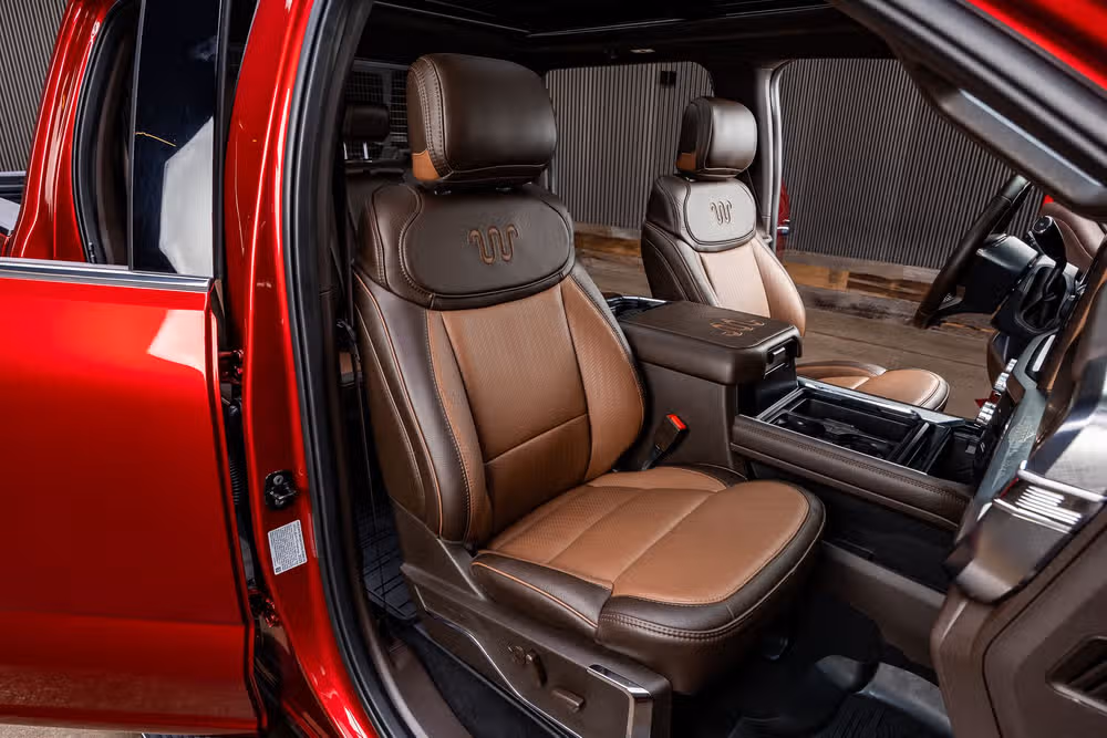 2026 Ford F-350 Super Duty King Ranch Crew Cab Image 30