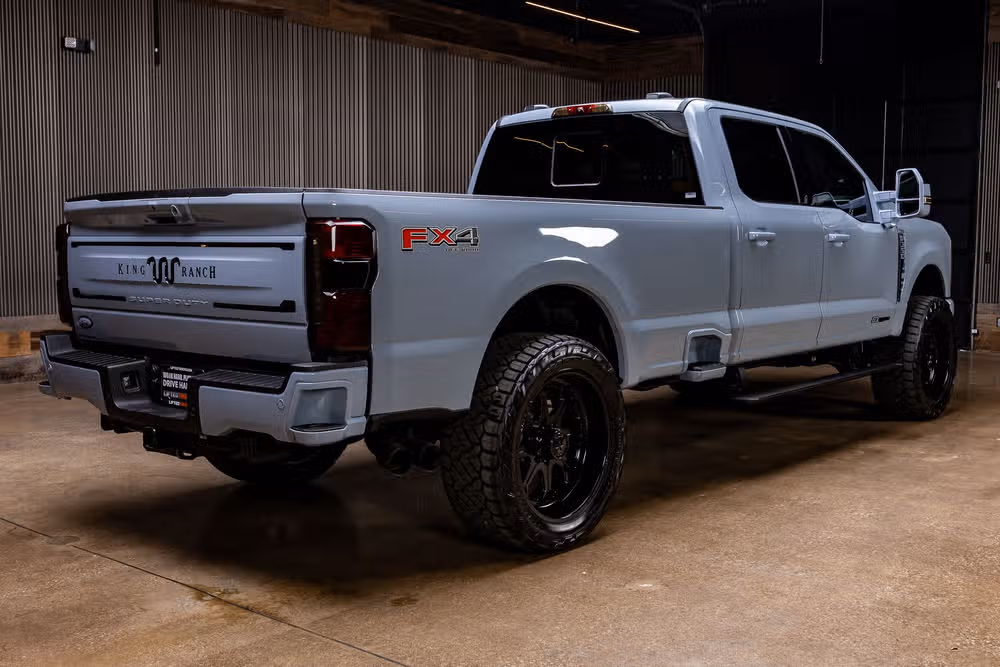 2026 Ford F-350 Super Duty King Ranch Crew Cab Image 10