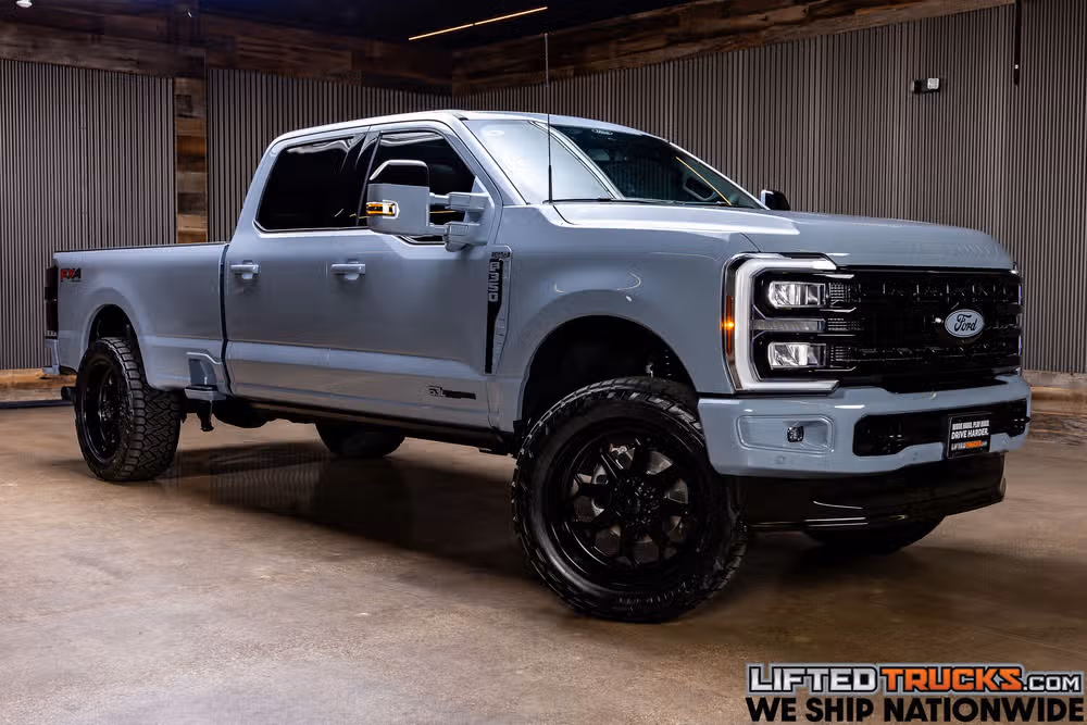 2026 Ford F-350 Super Duty King Ranch Crew Cab Image 1
