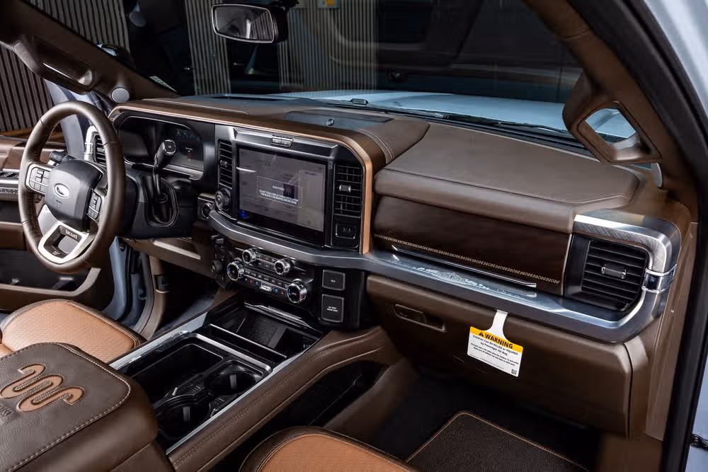 2026 Ford F-350 Super Duty King Ranch Crew Cab Image 18
