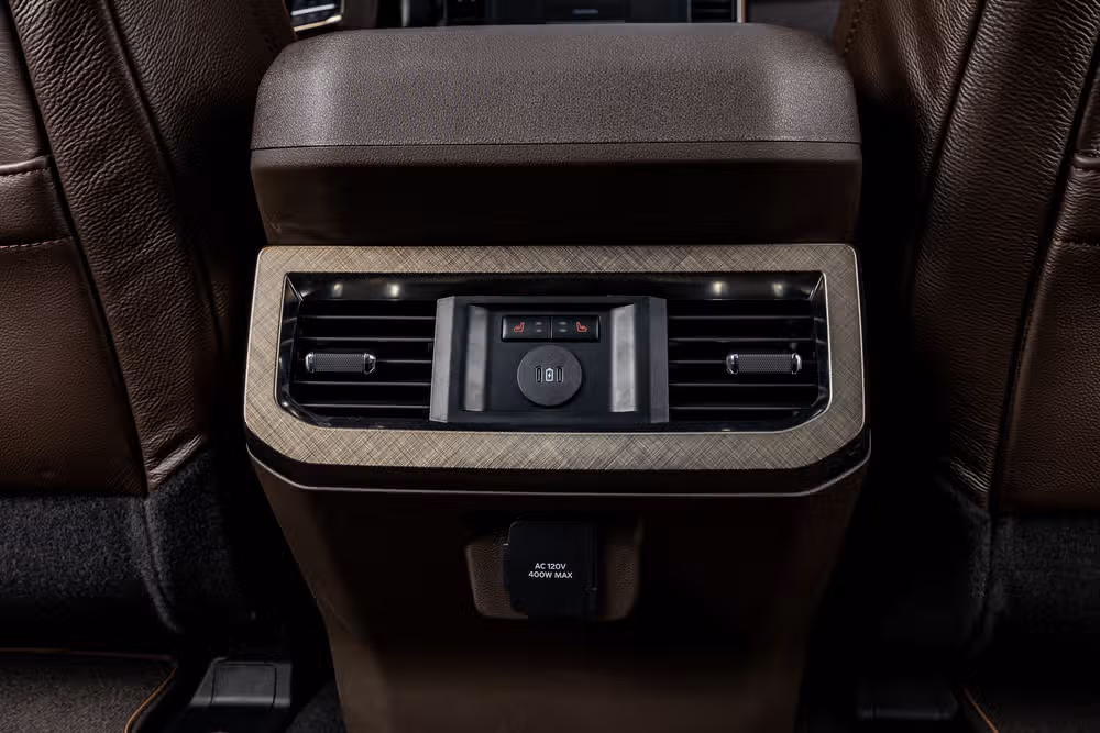 2026 Ford F-350 Super Duty King Ranch Crew Cab Image 31