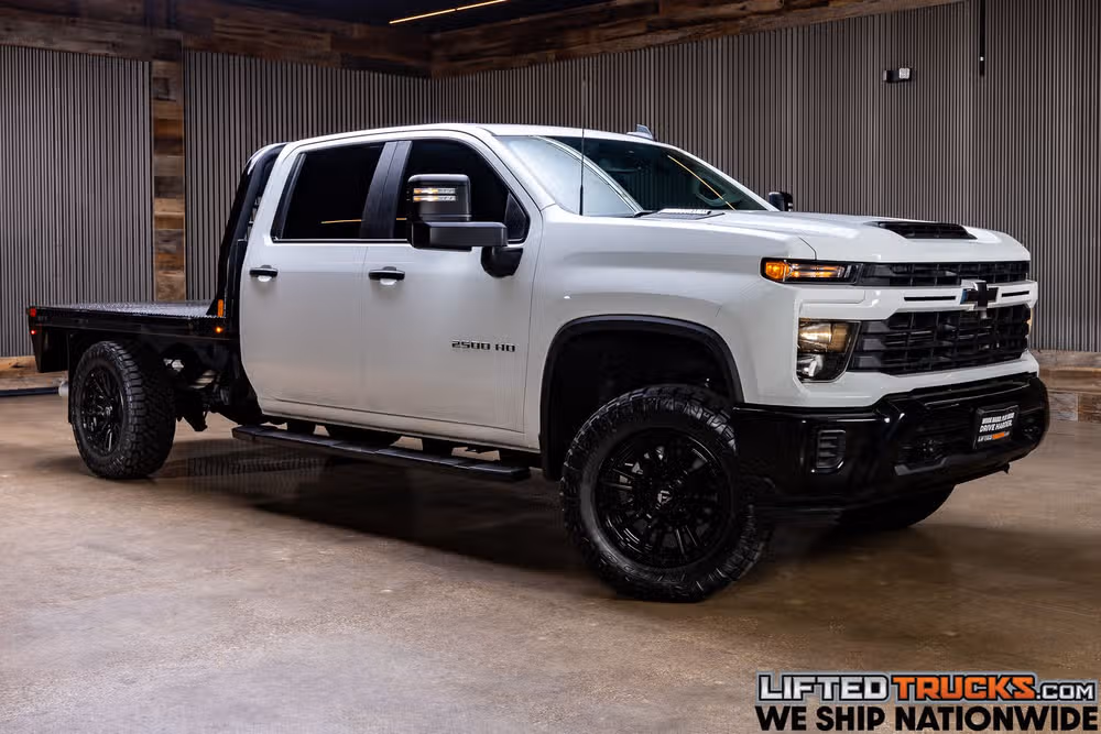 2024 Chevrolet Silverado 2500HD Custom Crew Cab Image 1