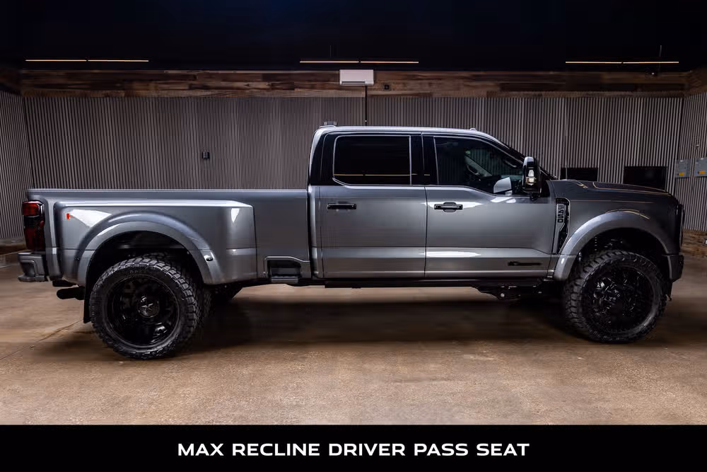 2026 Ford F-450 Super Duty Platinum Plus Crew Cab Image 11