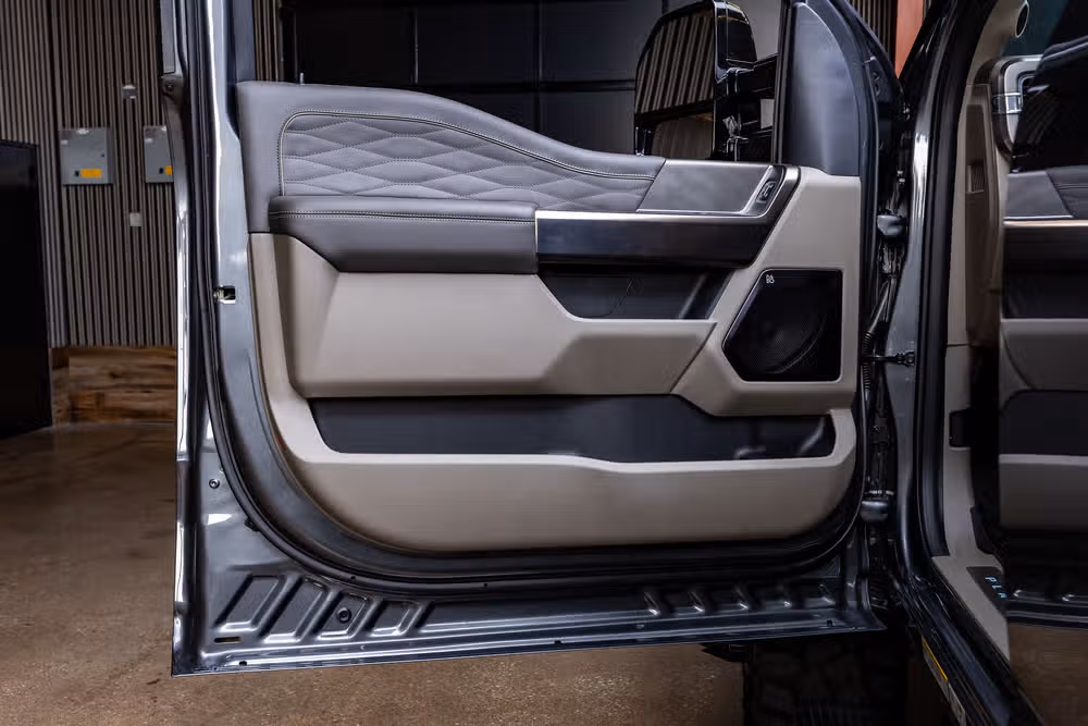 2026 Ford F-450 Super Duty Platinum Plus Crew Cab Image 34