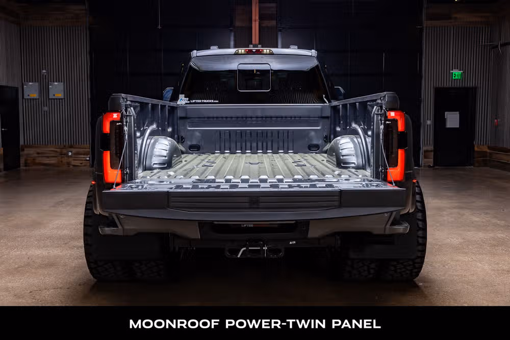 2026 Ford F-450 Super Duty Platinum Plus Crew Cab Image 9