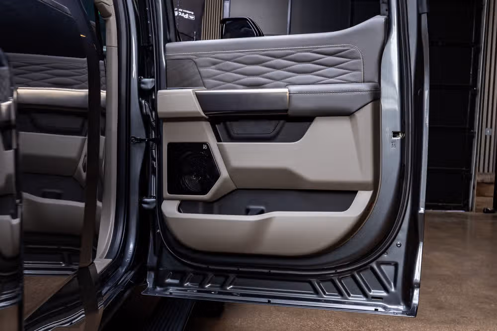2026 Ford F-450 Super Duty Platinum Plus Crew Cab Image 37