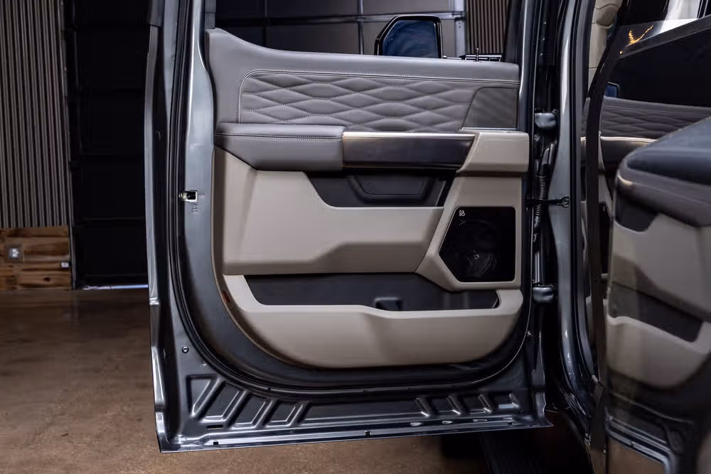 2026 Ford F-450 Super Duty Platinum Plus Crew Cab Image 36
