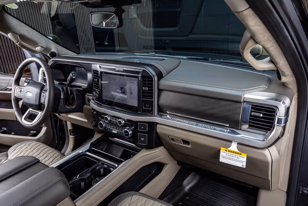 2026 Ford F-450 Super Duty Platinum Plus Crew Cab Image 18